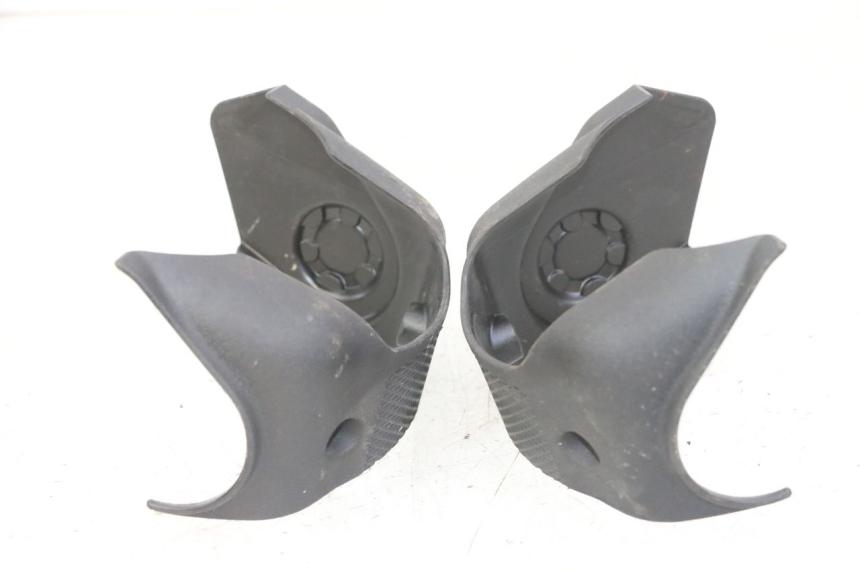 photo de FRONT MIDDLE PANEL PIAGGIO IE MP3 YOURBAN 300 (2011 - 2016) - Alternative perspective