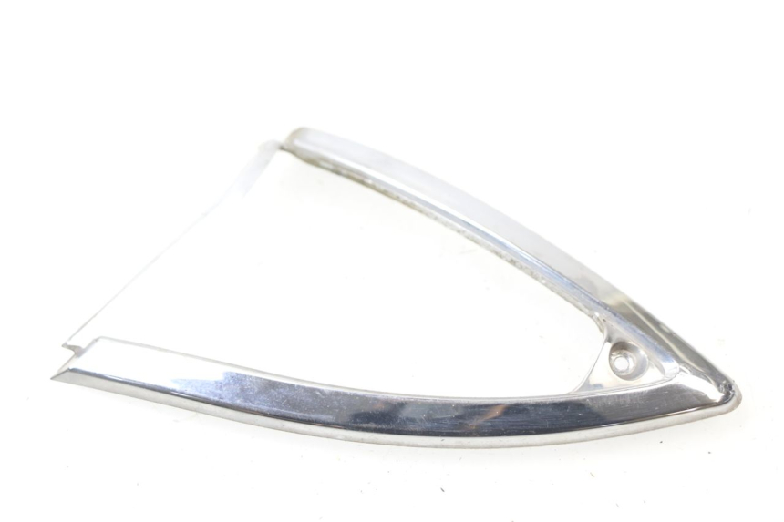 photo de FRONT MIDDLE PANEL PIAGGIO LIBERTY 125 (2009 - 2013) - Zoom on usage condition