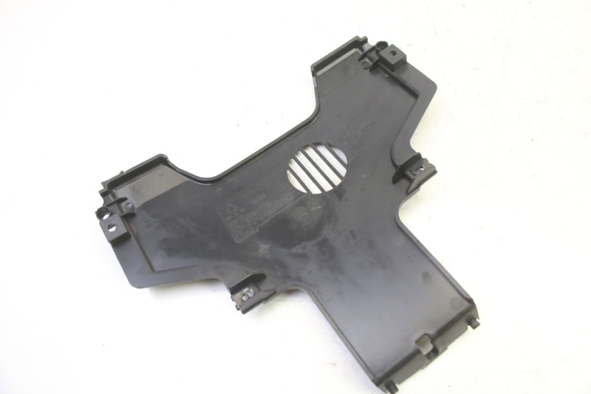 photo de FRONT MIDDLE PANEL PIAGGIO MP3 HPE 310 (2024 - 2025) - Alternative perspective