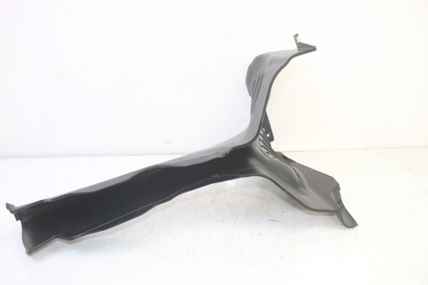 photo de FRONT MIDDLE PANEL PIAGGIO MP3 HPE 350 (2018 - 2020) - Product overview