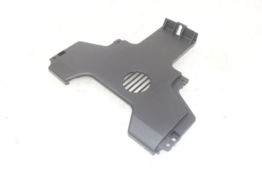 photo de FRONT MIDDLE PANEL PIAGGIO MP3 HPE 300 (2019 - 2026) - Alternative perspective