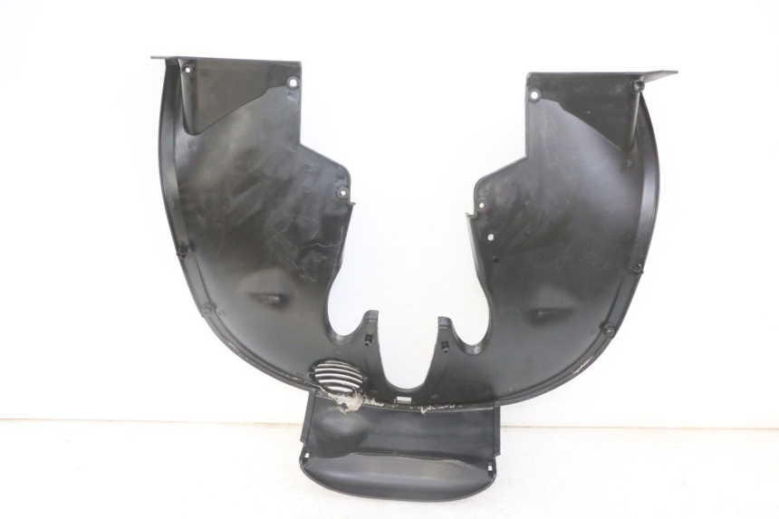 photo de LOWER FRONT FAIRING JUNCTION PIAGGIO MP3 LT 300 (2010 - 2016) - Alternative perspective