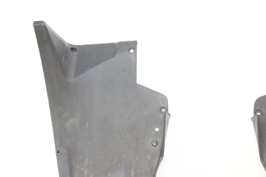 photo de LOWER FRONT FAIRING JUNCTION PIAGGIO MP3 LT 300 (2010 - 2016) - Additional view of the item