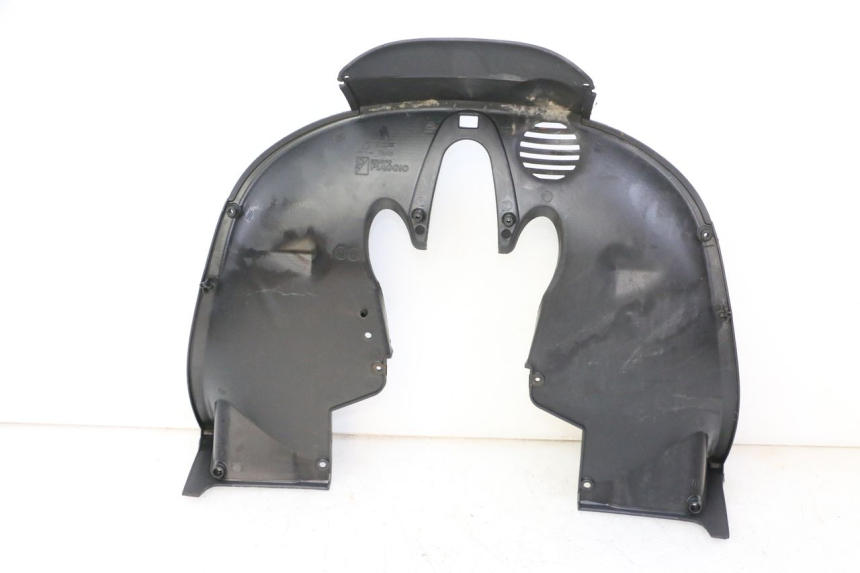 photo de LOWER FRONT FAIRING JUNCTION PIAGGIO MP3 LT 300 (2010 - 2016) - Alternative perspective