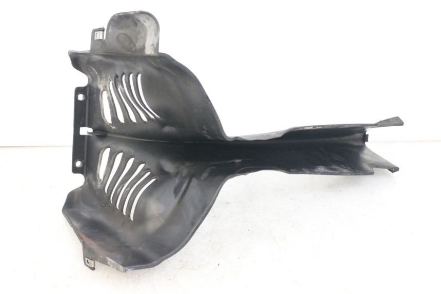 photo de FRONT MIDDLE PANEL PIAGGIO MP3 125 (2006 - 2014) - Zoom on usage condition