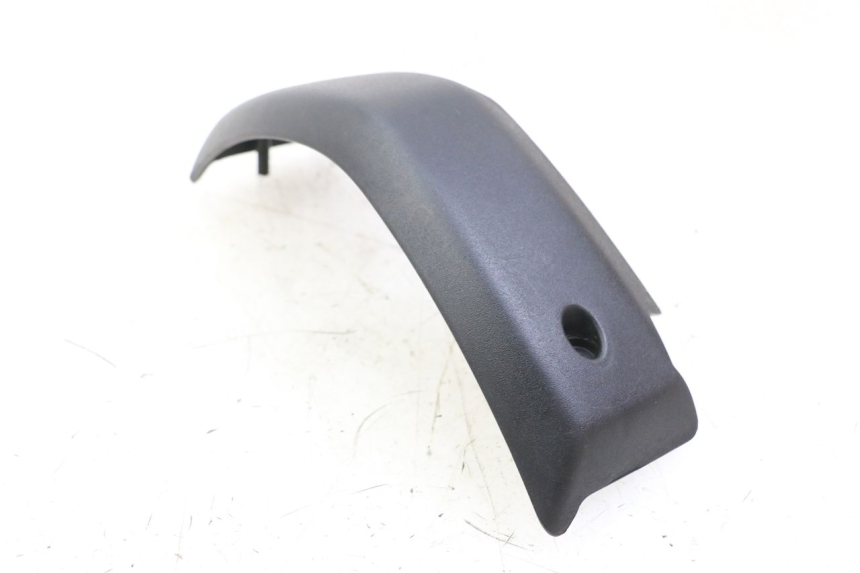 photo de FRONT MIDDLE PANEL PEUGEOT TREKKER TKR 50 (2005 - 2014) - Zoom on usage condition