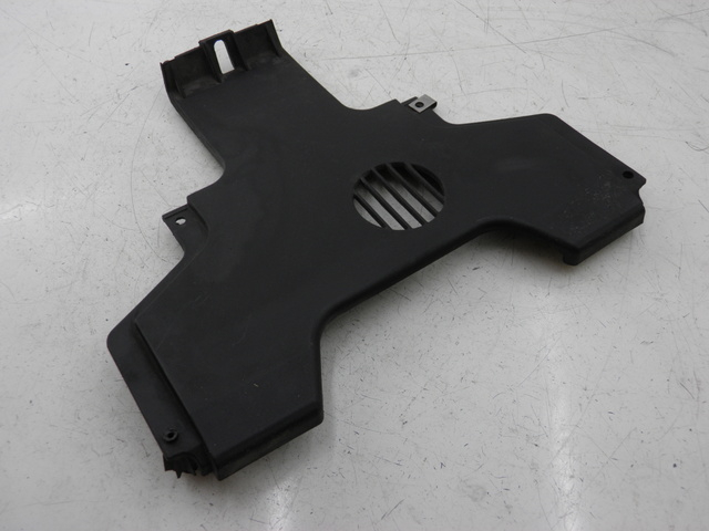 photo de FRONT MIDDLE PANEL PIAGGIO MP3 RL 125 (2006 - 2014) - Zoom on usage condition