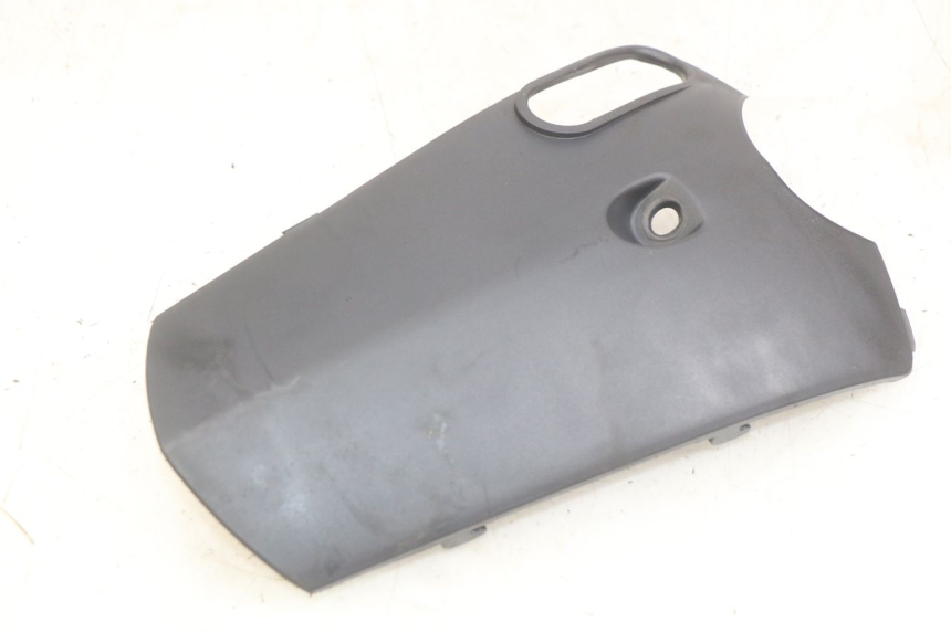 photo de LOWER FRONT FAIRING JUNCTION HONDA SCV LEAD 100 (2003 - 2007) - Main view