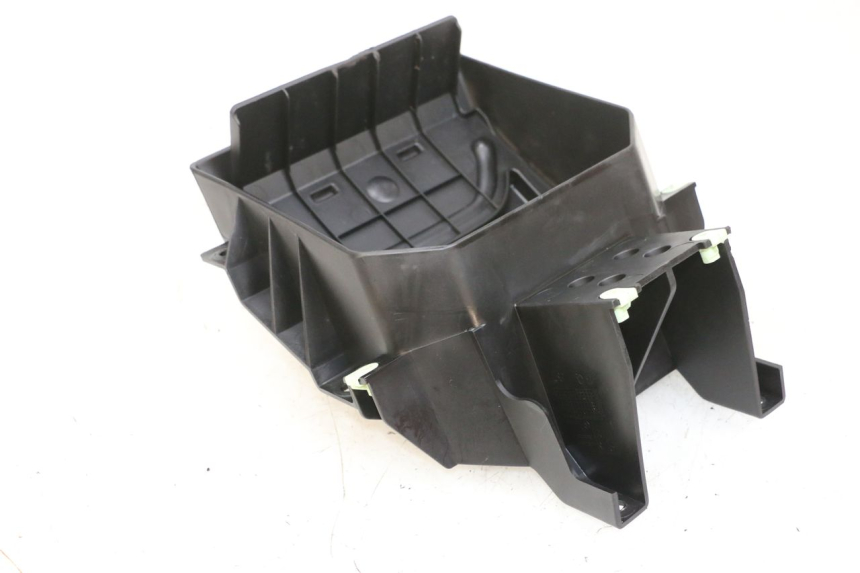 photo de FRONT MIDDLE PANEL PEUGEOT SPEEDFIGHT 4 4T EFI 50 (2021 - 2025) - Alternative perspective