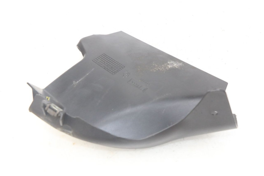 photo de FRONT MIDDLE PANEL APRILIA SRV 850 (2012 - 2017) - Alternative perspective