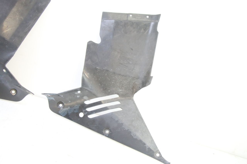 photo de FRONT MIDDLE PANEL HONDA ST PAN EUROPEAN 1300 (2002 - 2013) - Zoom on usage condition