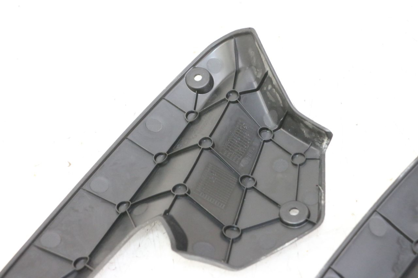 photo de FRONT MIDDLE PANEL PEUGEOT STREETZONE I NAKED 2T 50 (2018 - 2020) - Markings and original references