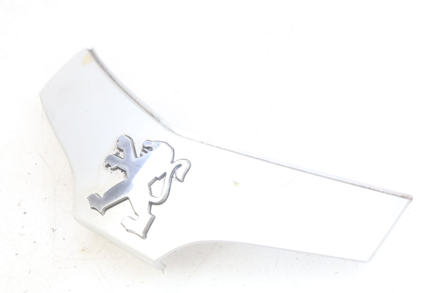 photo de LOWER FRONT FAIRING JUNCTION PEUGEOT TWEET 4T 50 (2010 - 2014) - Zoom on usage condition