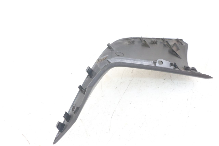 photo de LOWER FRONT FAIRING JUNCTION YAMAHA XMAX X-MAX ABS 125 (2017 - 2020) - Fixing points details