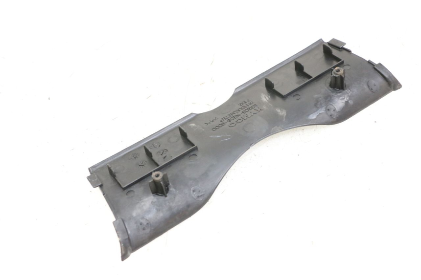 photo de FRONT MIDDLE PANEL KYMCO STRYKER OFF ROAD 125 (1999 - 2005) - Zoom on usage condition