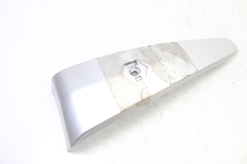 photo de FRONT MIDDLE PANEL PIAGGIO LIBERTY 4T 50 (2009 - 2015) - Zoom on usage condition