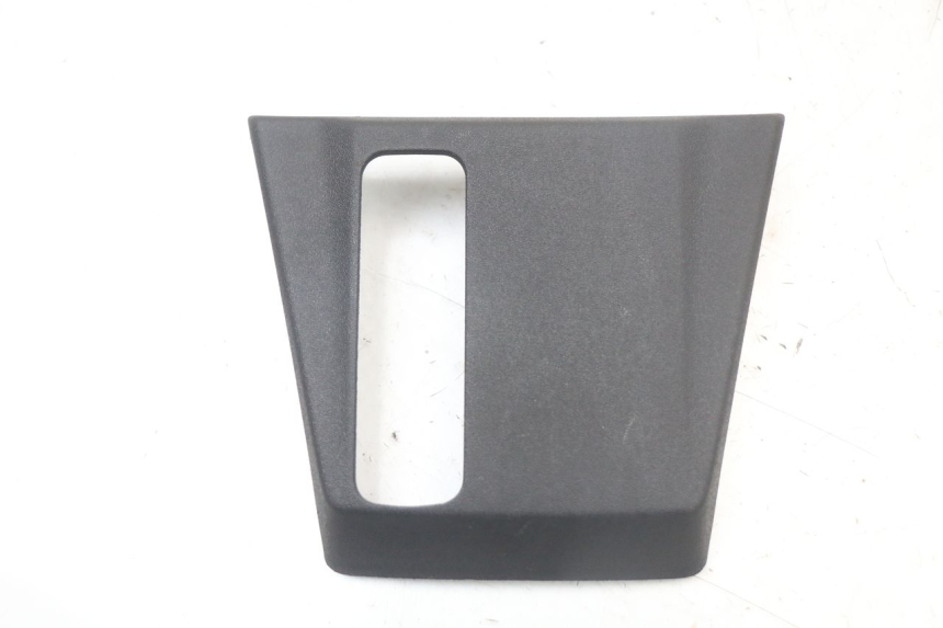 photo de FRONT MIDDLE PANEL PIAGGIO MP3 HPE 350 (2018 - 2020) - Main view