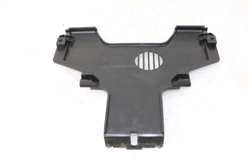 photo de FRONT MIDDLE PANEL PIAGGIO MP3 LT 300 (2010 - 2016) - Zoom on usage condition