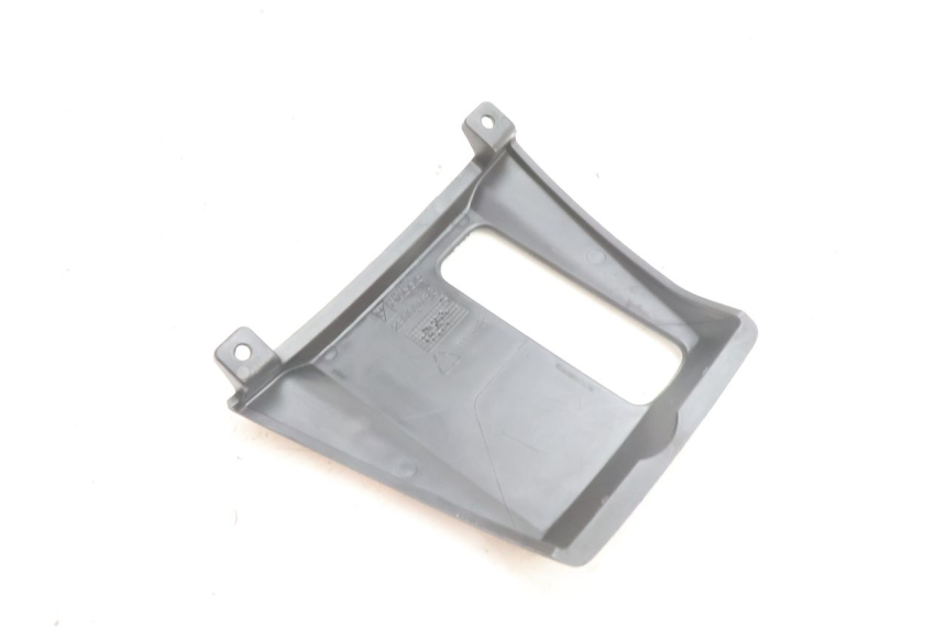 photo de FRONT MIDDLE PANEL PIAGGIO MP3 500 (2016 - 2018) - Alternative perspective