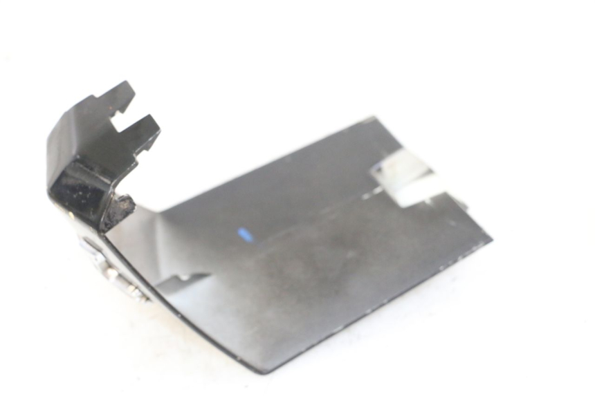 photo de FRONT FAIRING JUNCTION PEUGEOT CITYSTAR 2T 50 (2018 - 2021) - Zoom on usage condition