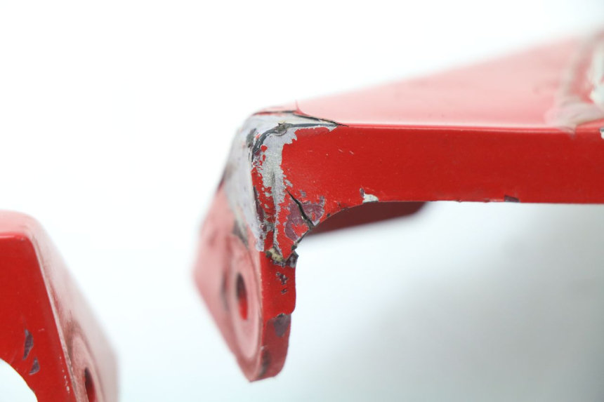 photo de FRONT MIDDLE PANEL APRILIA RS AF-1 125 (1990 - 1993) - Fixing points details