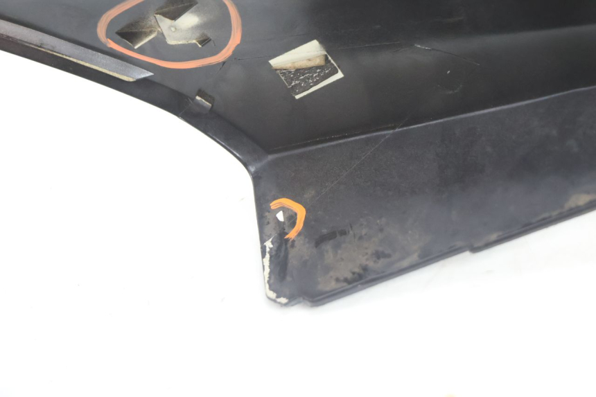 photo de FRONT MIDDLE PANEL PEUGEOT SATELIS 125 (2006 - 2009) - High-resolution close-up