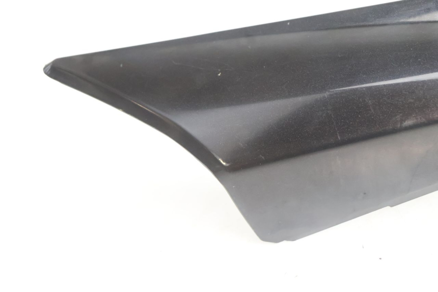 photo de FRONT MIDDLE PANEL PEUGEOT SATELIS 125 (2006 - 2009) - Markings and original references