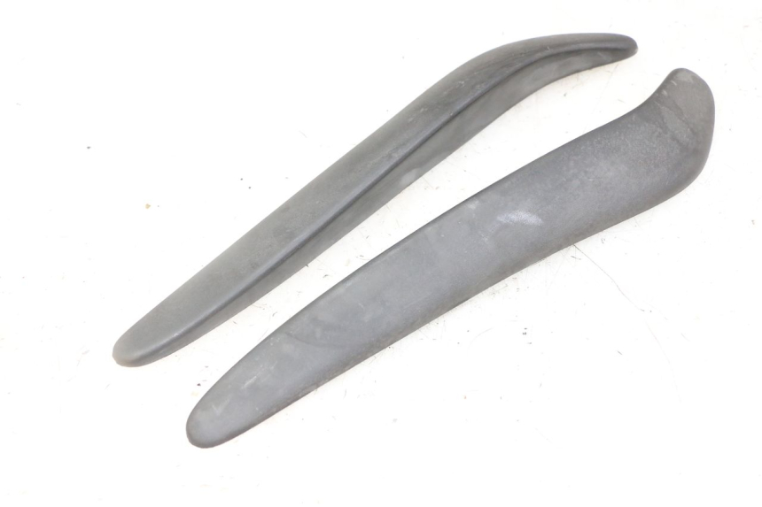 photo de FRONT MIDDLE PANEL APRILIA SCARABEO GT TOURING 125 (1999 - 2005) - Technical close-up