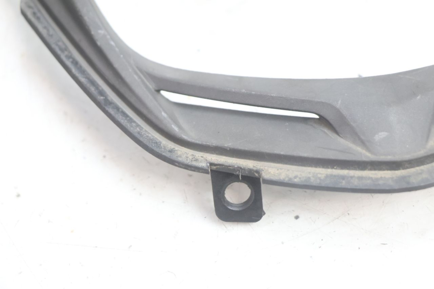 photo de FRONT FAIRING JUNCTION APRILIA SR 2T 50 (2012 - 2017) - Technical close-up