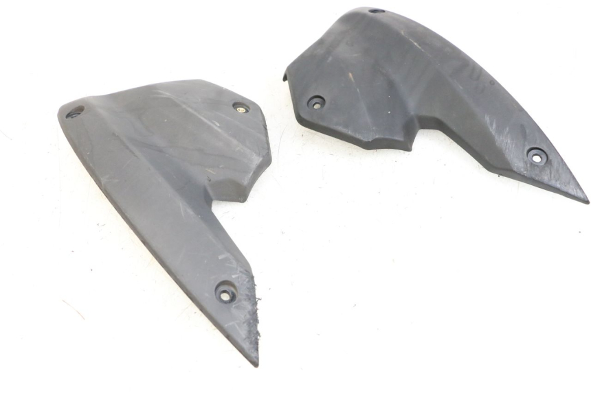 photo de FRONT MIDDLE PANEL PEUGEOT STREETZONE 2T 50 (2014 - 2019) - Product overview