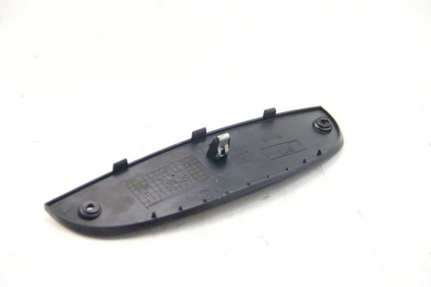 photo de UPPER FRONT FAIRING JUNCTION PIAGGIO BEVERLY 125 (2010 - 2015) - Zoom on usage condition