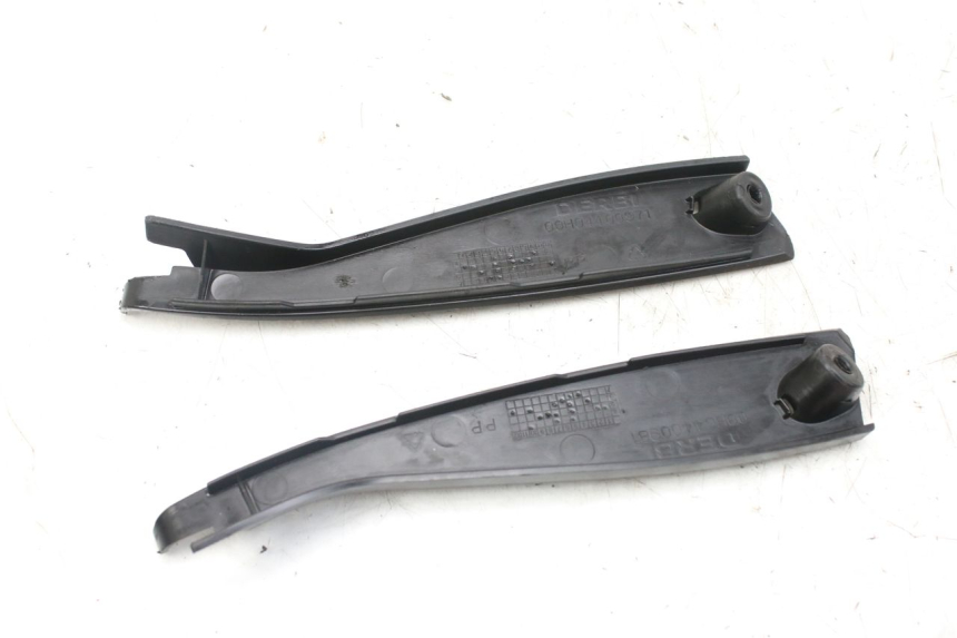 photo de FRONT MIDDLE PANEL  DERBI GPR 50 (2004 - 2009) - Component detail