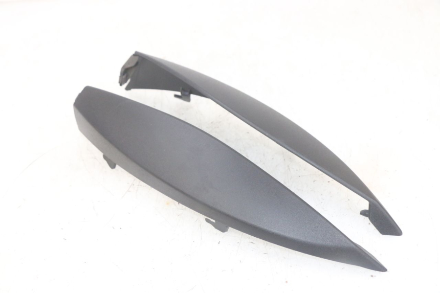 photo de FRONT MIDDLE PANEL  PIAGGIO MP3 HPE 300 (2019 - 2026) - Main view