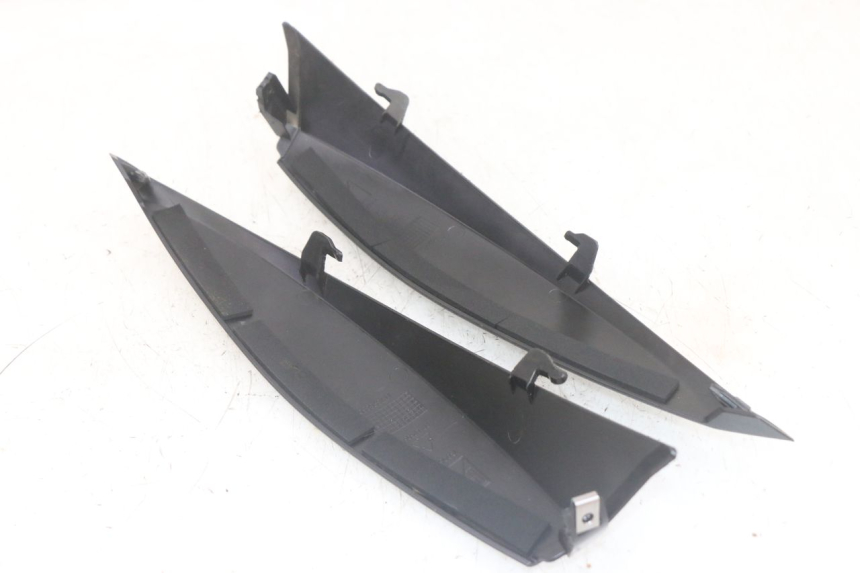 photo de FRONT MIDDLE PANEL  PIAGGIO MP3 HPE 300 (2019 - 2026) - Alternative perspective