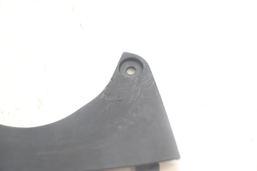 photo de FRONT MIDDLE PANEL  PIAGGIO MP3 500 (2016 - 2018) - Zoom on usage condition