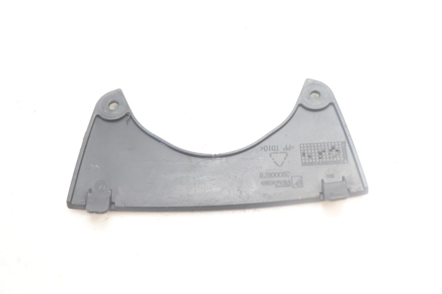 photo de FRONT MIDDLE PANEL  PIAGGIO MP3 500 (2016 - 2018) - Technical close-up