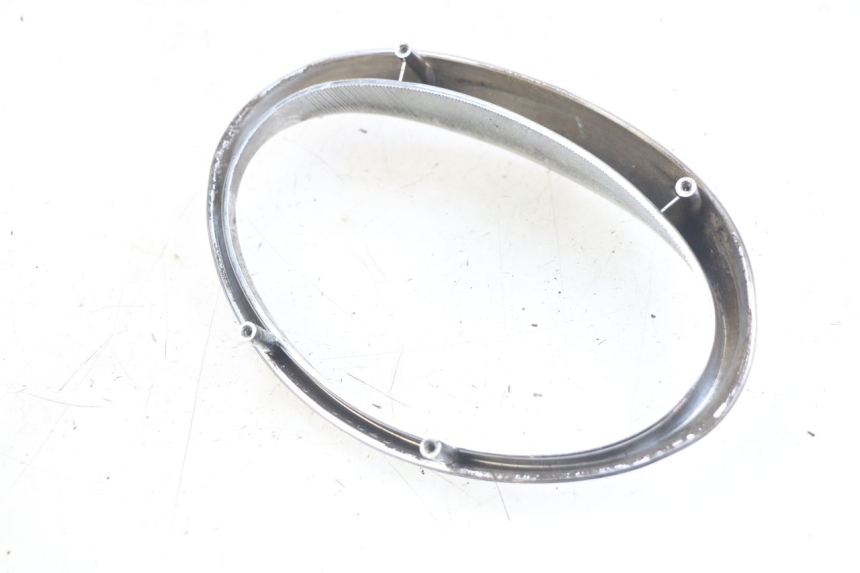 photo de UPPER FRONT FAIRING JUNCTION APRILIA SCARABEO 100 (2003 - 2012) - Zoom on usage condition