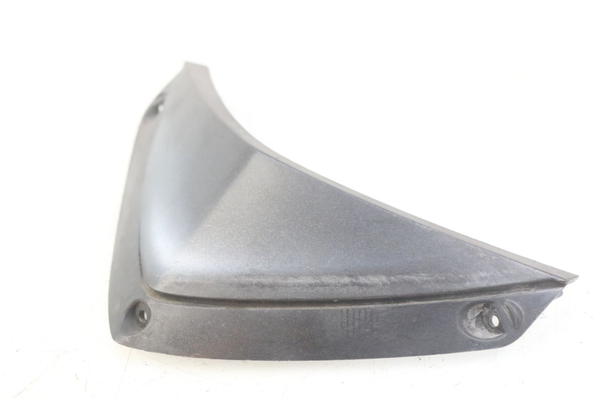 photo de UPPER FRONT FAIRING JUNCTION APRILIA SR 2T 50 (2012 - 2017) - Zoom on usage condition