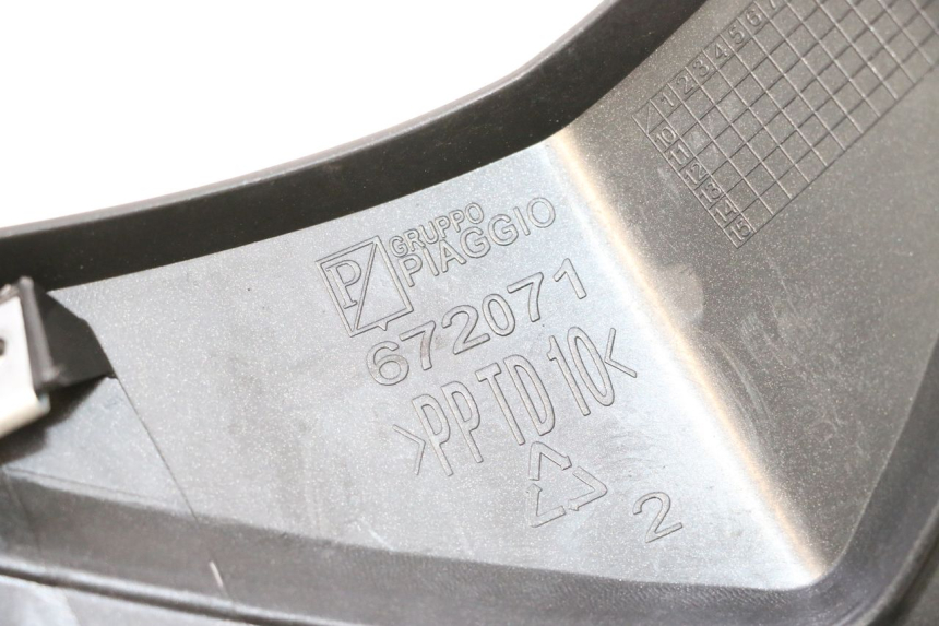 photo de FRONT MIDDLE PANEL  APRILIA SR MOTARD 50 (2012 - 2018) - Technical close-up