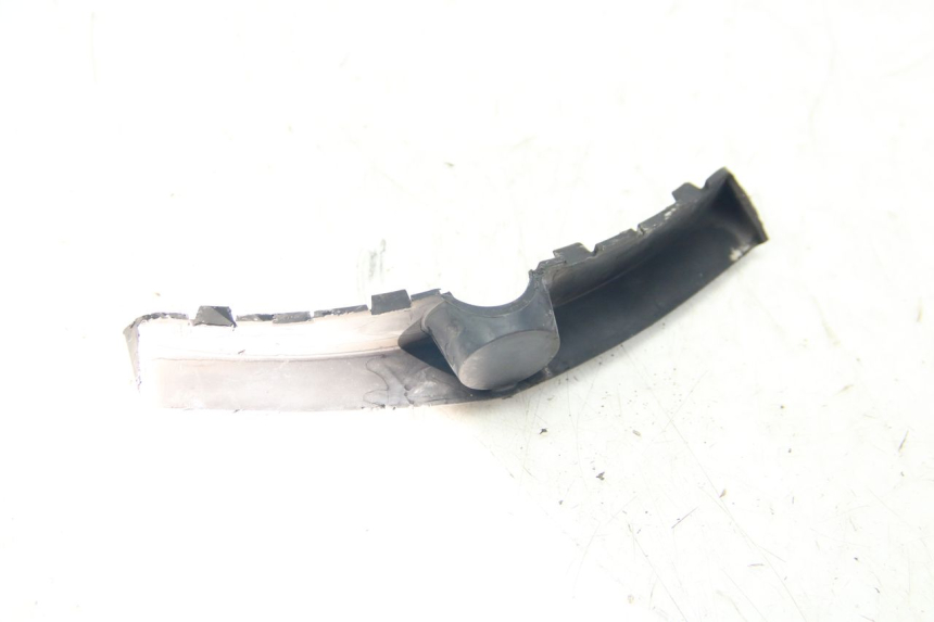 photo de FRONT FAIRING JUNCTION YAMAHA XMAX X-MAX 125 (2006 - 2009) - Zoom on usage condition