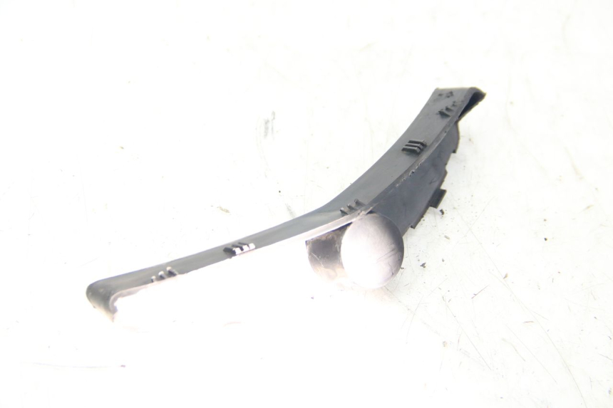 photo de FRONT FAIRING JUNCTION YAMAHA XMAX X-MAX 125 (2006 - 2009) - Technical close-up