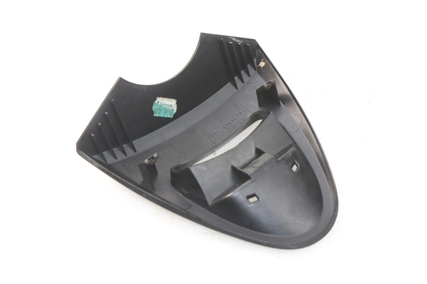 photo de FRONT MIDDLE PANEL YAMAHA YP MAJESTY 125 (1998 - 2001) - Zoom on usage condition