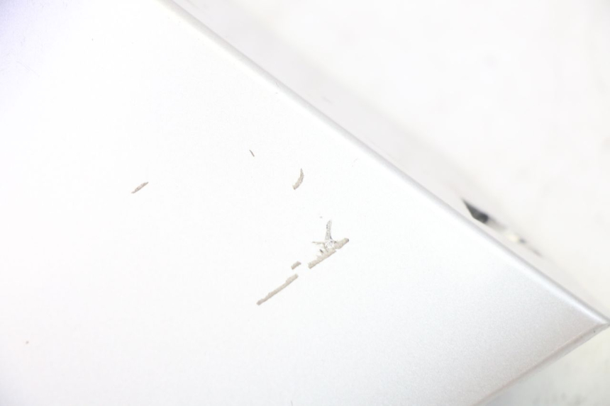 photo de FRONT MIDDLE PANEL YAMAHA YP MAJESTY 125 (2002 - 2006) - Technical close-up