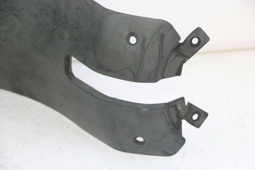 photo de FOOTREST JUNCTION BMW C1 125 (2000 - 2003) - Surface and material condition