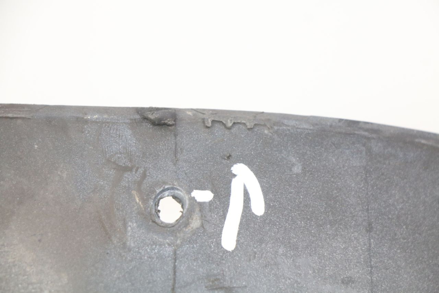 photo de FOOTREST JUNCTION BMW C1 125 (2000 - 2003) - Surface and material condition