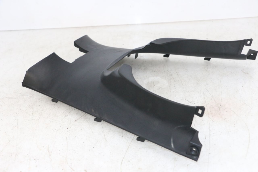 photo de MIDDLE FLOOR PANEL KYMCO DINK STREET ABS 125 (2011 - 2018) - Alternative perspective