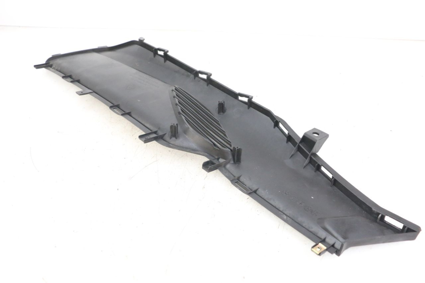 photo de RIGHT FOOTREST BRACKET KYMCO DINK STREET ABS 125 (2011 - 2018) - Zoom on usage condition