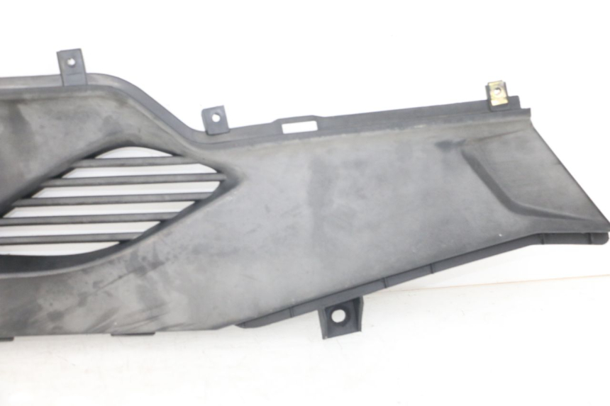 photo de RIGHT FOOTREST BRACKET KYMCO DINK STREET ABS 125 (2011 - 2018) - Checked used part