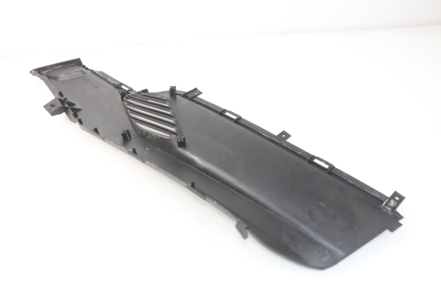 photo de RIGHT MIDDLE FLOOR PANEL KYMCO DINK STREET 125 (2009 - 2014) - Fixing points details