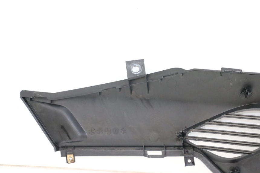 photo de RIGHT MIDDLE FLOOR PANEL KYMCO DINK STREET 125 (2009 - 2014) - Zoom on usage condition